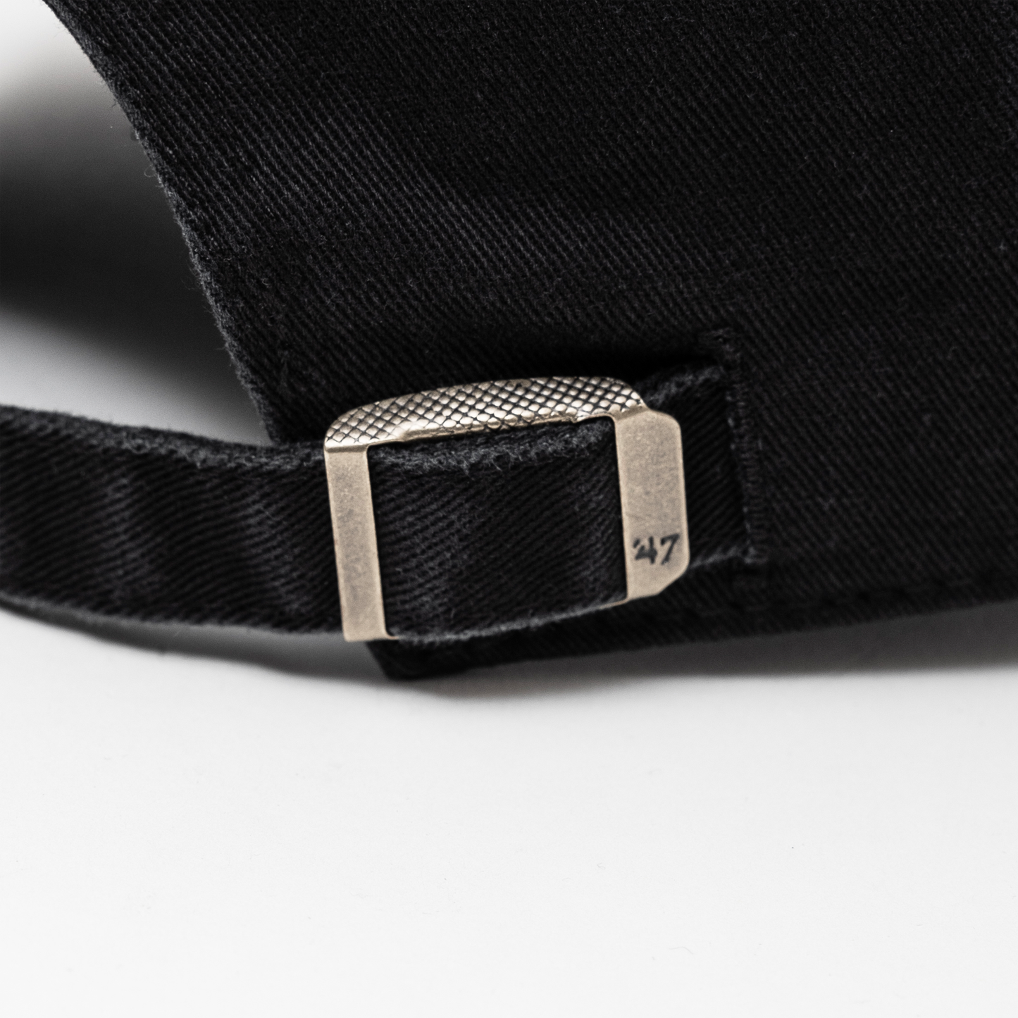Y&A BLACK STRAPBACK