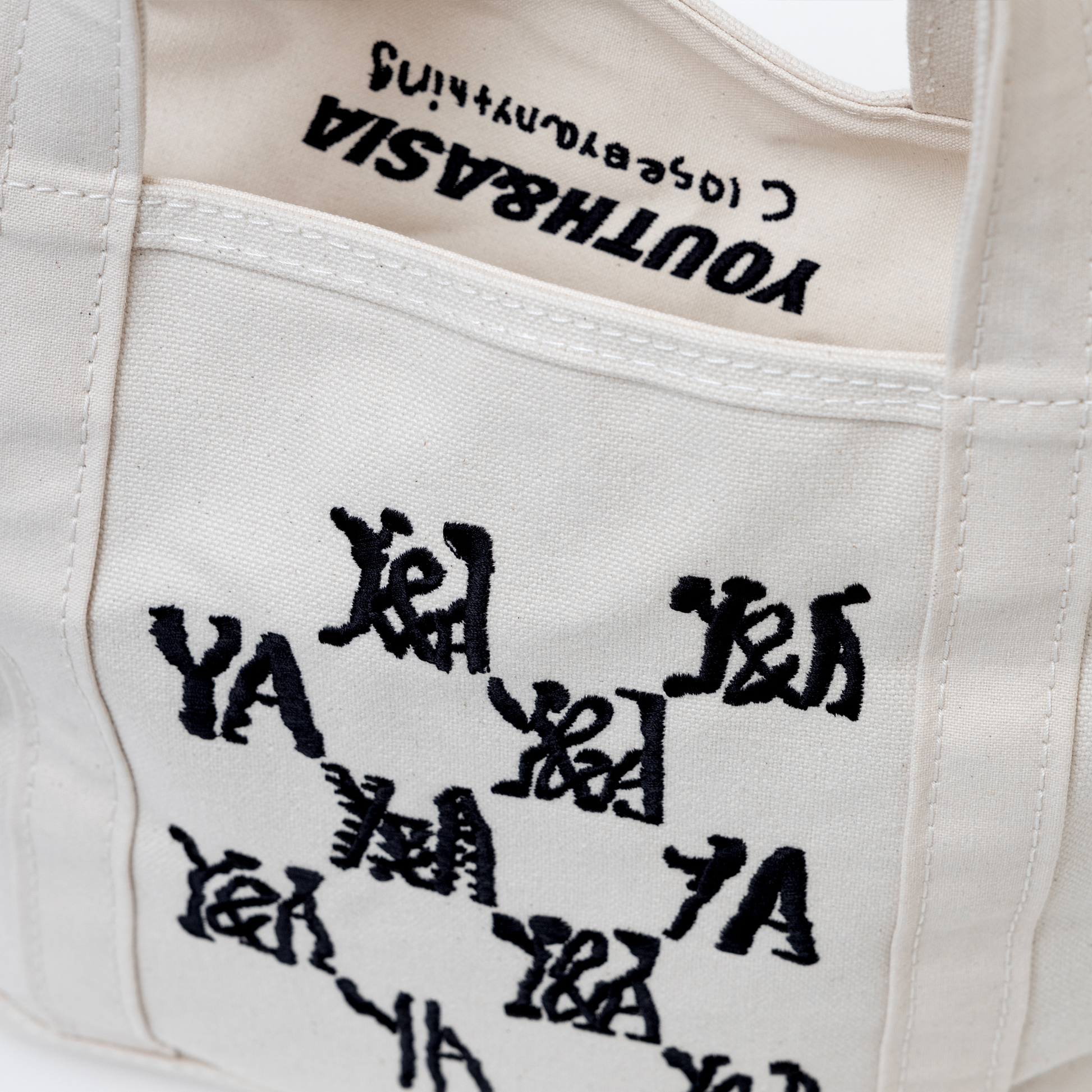 Y&A GRID ZIP TOTE – BLACK ON NATURAL